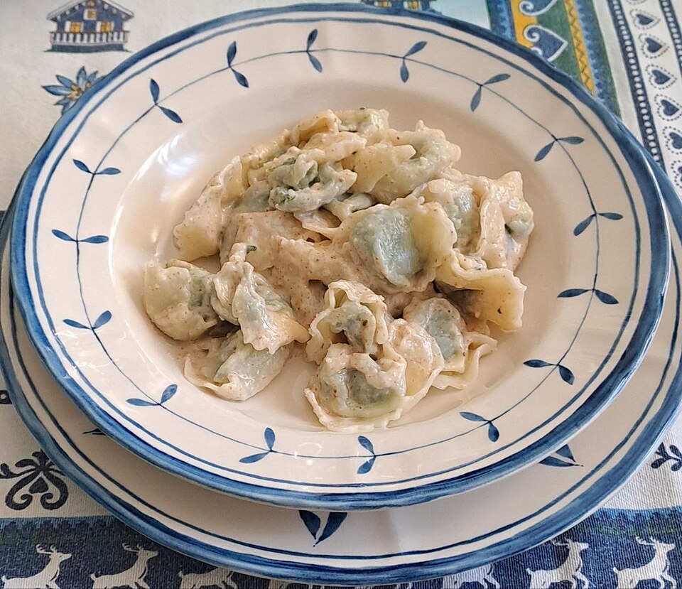 Паста с соусом сальса ди ночи